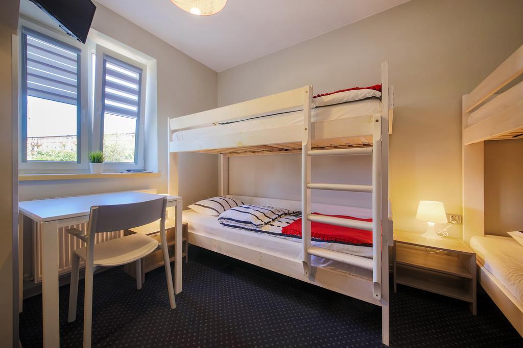 B&M Guesthouse 오시비엥침 외부 사진