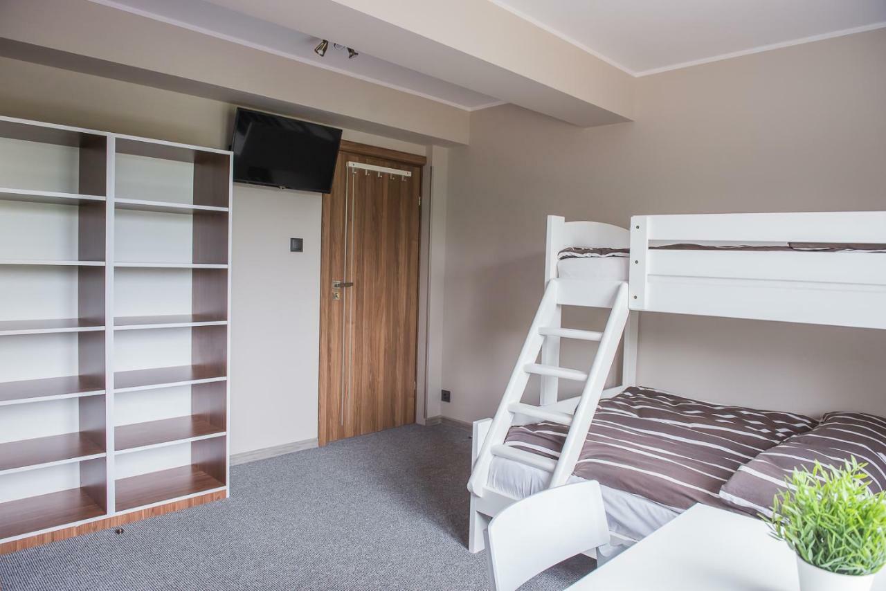 B&M Guesthouse 오시비엥침 외부 사진